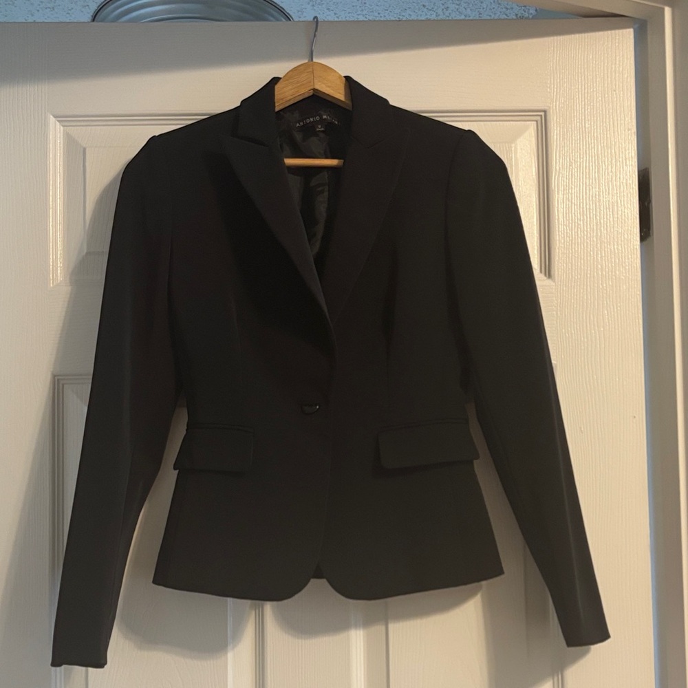 Black Single-Button Tailored Blazer